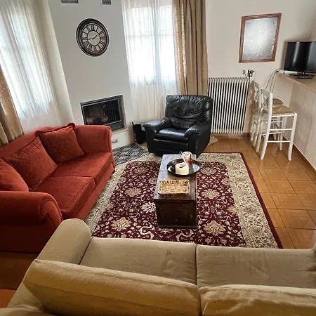 - Downtown Exclusive Αράχωβα